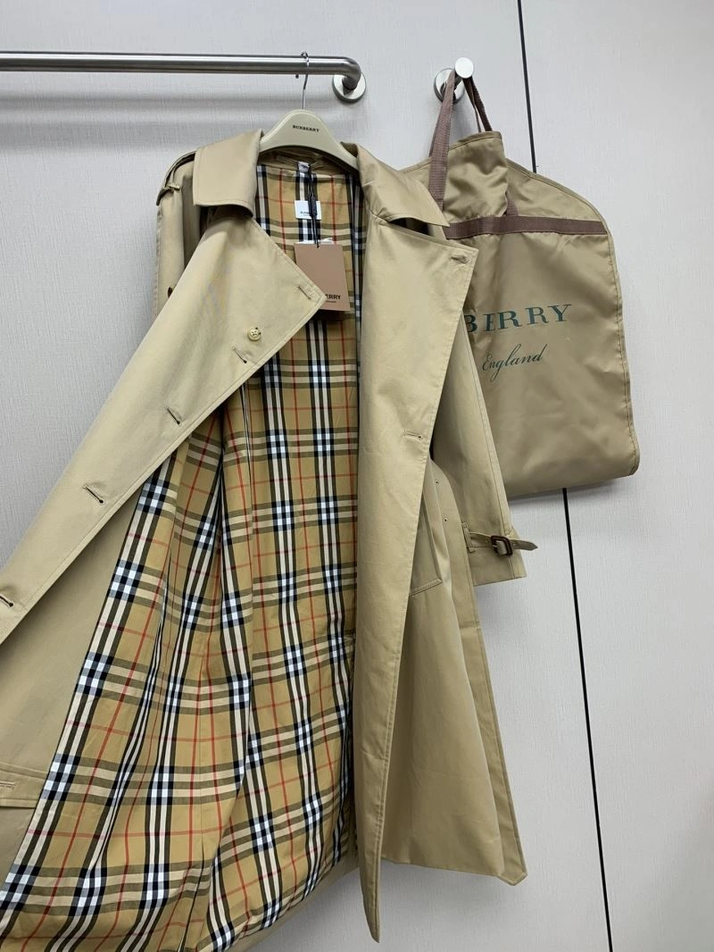 Unisex Burberry Outwear 104599