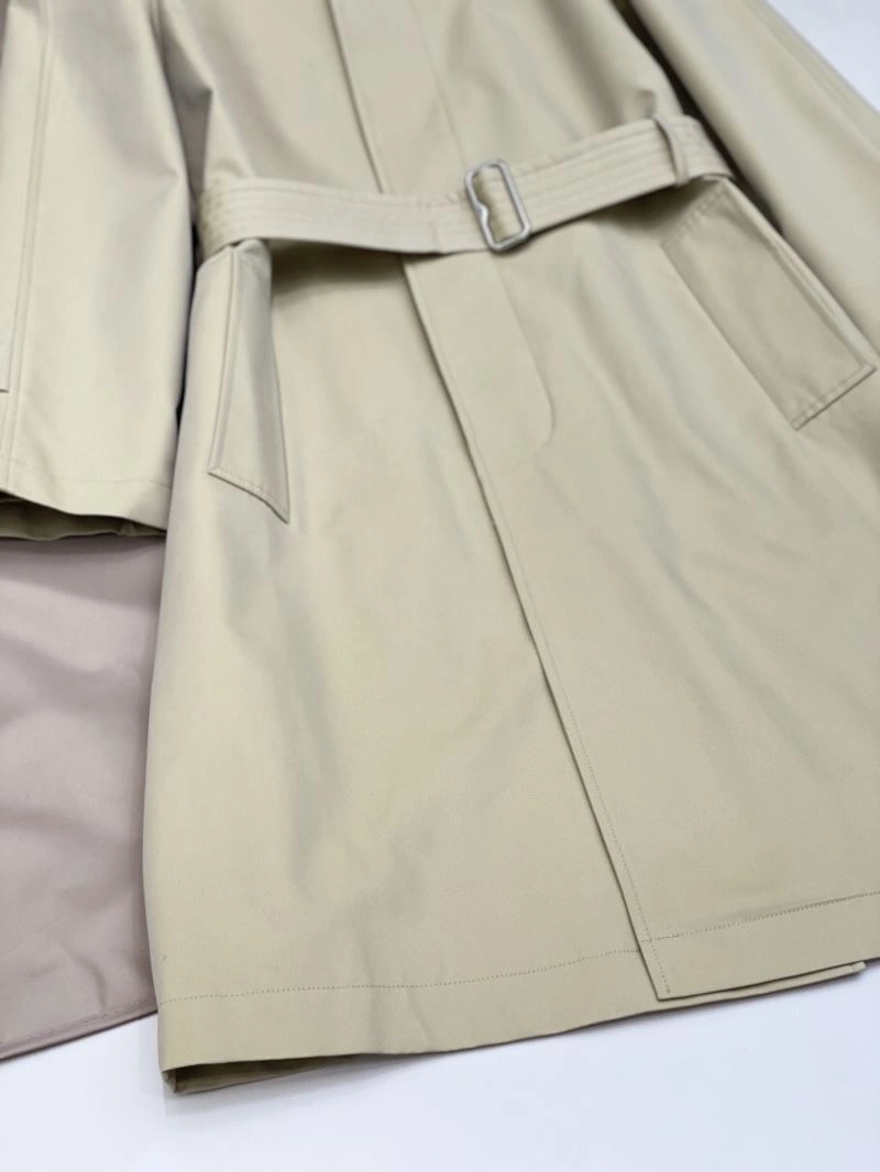 Burberry Outwear Sleek 104633