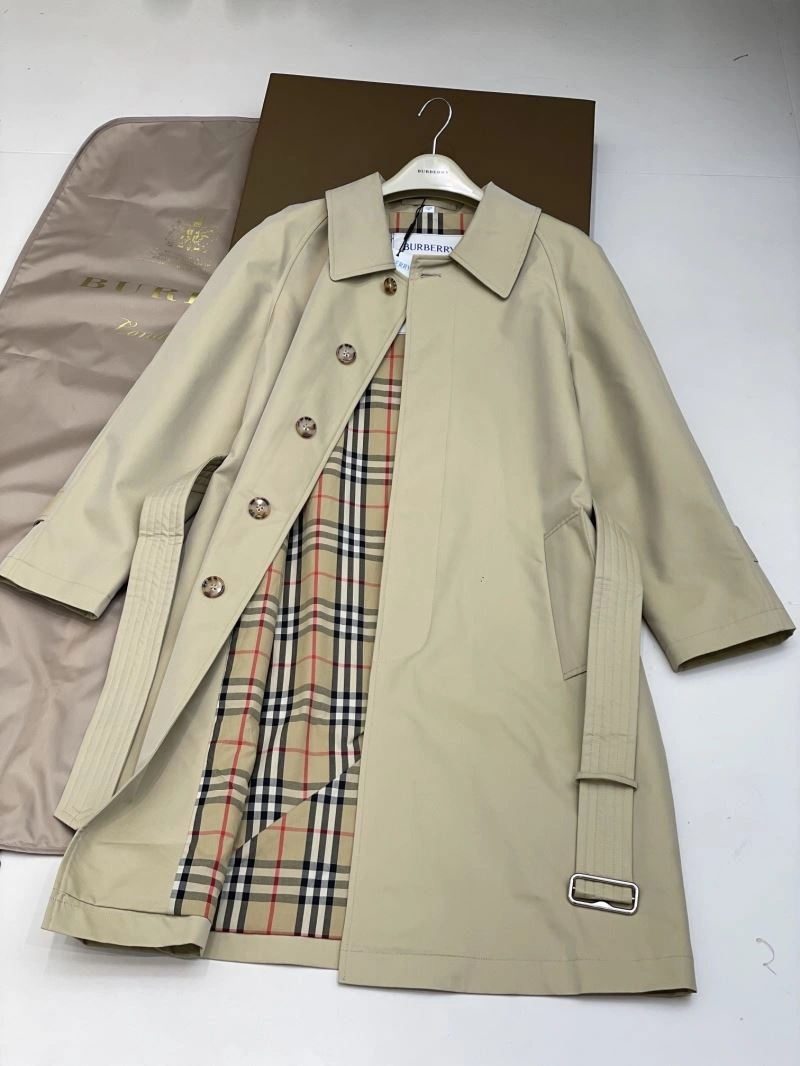 Burberry Outwear Sleek 104633