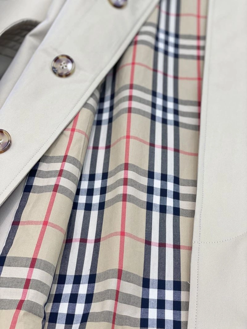 Burberry Outwear Sleek 104633