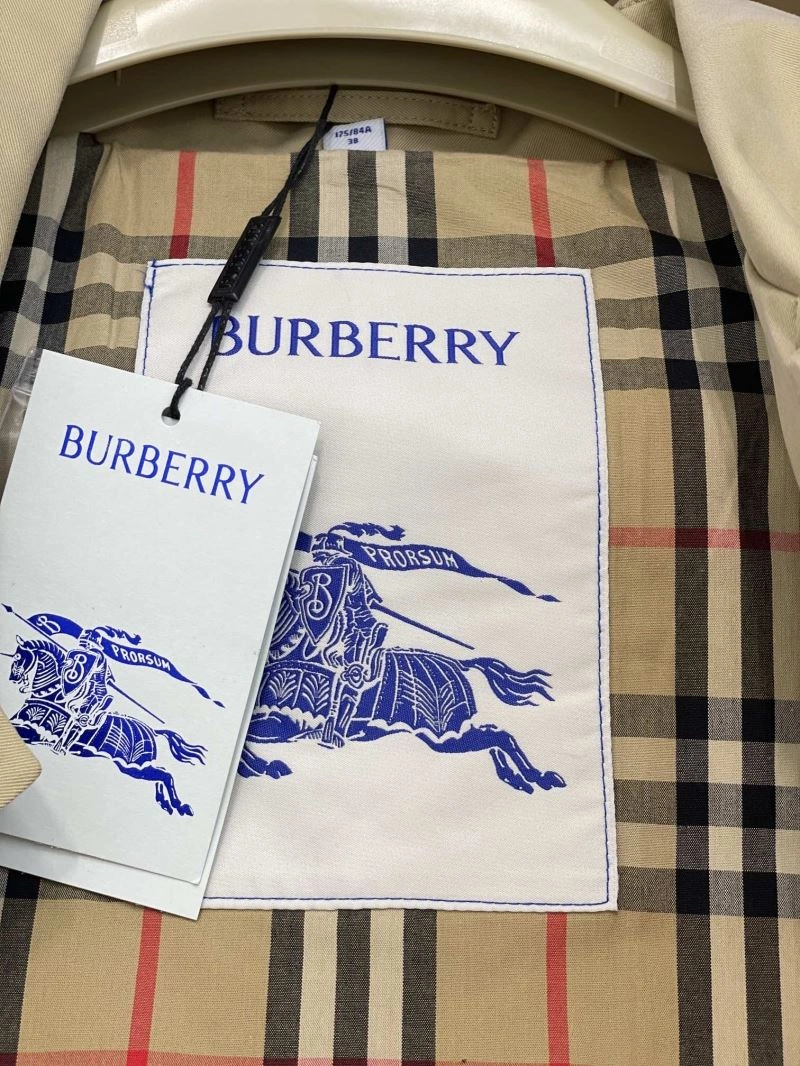 Burberry Outwear Sleek 104633