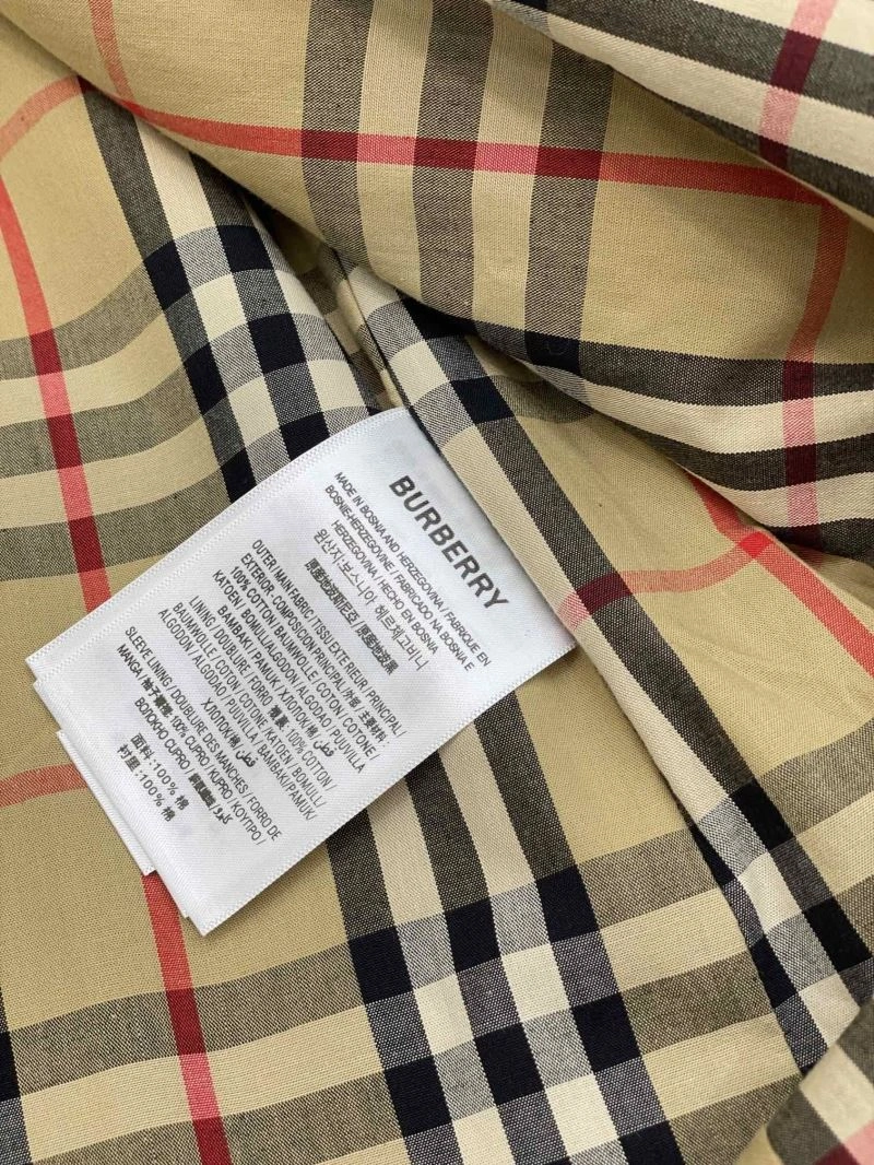 Burberry Outwear Sleek 104633