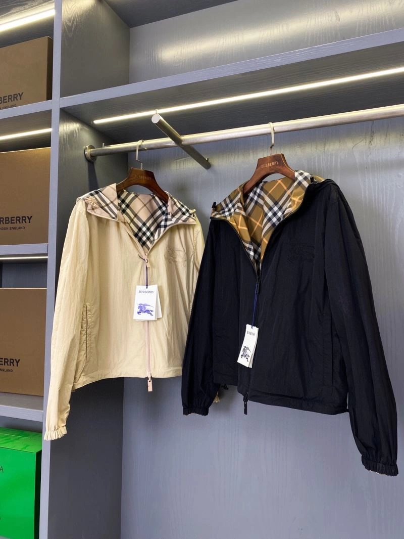 EyeCatching Burberry Outwear 104589