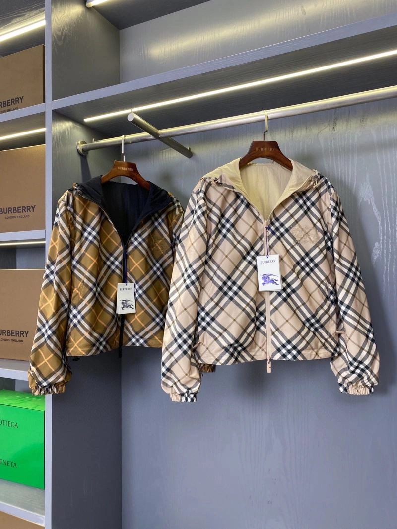 EyeCatching Burberry Outwear 104589
