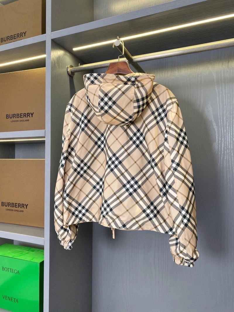 EyeCatching Burberry Outwear 104589