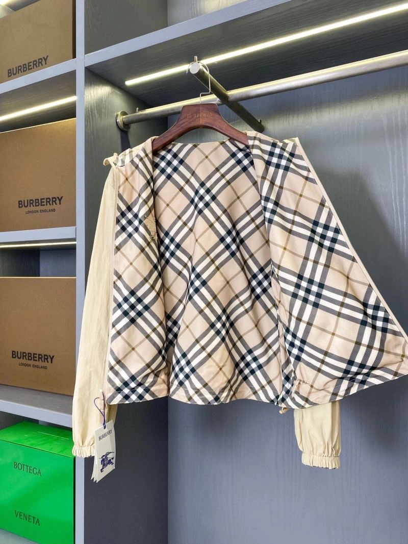 EyeCatching Burberry Outwear 104589