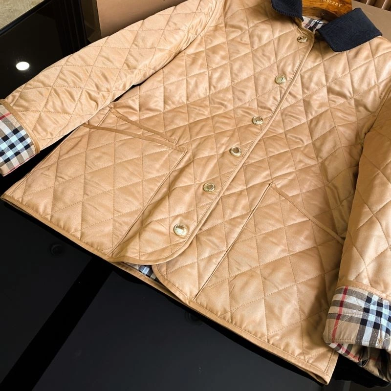 Burberry Outwear Soft 104585
