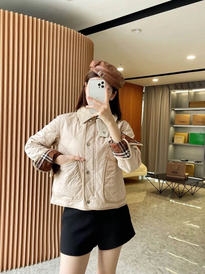 Classic Burberry Outwear 104580