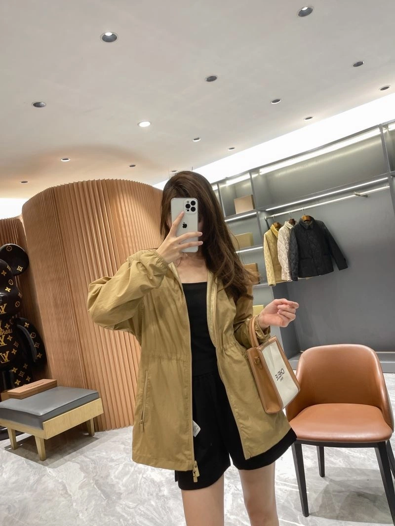 Burberry Outwear Unisex 104616