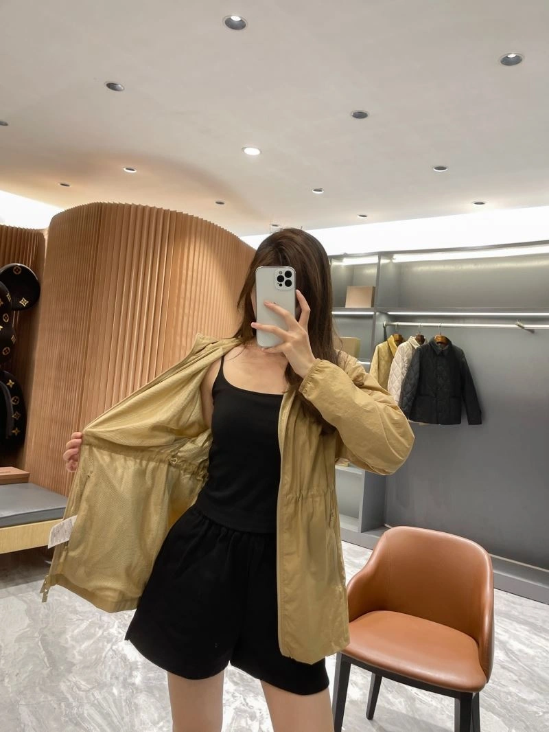 Burberry Outwear Unisex 104616