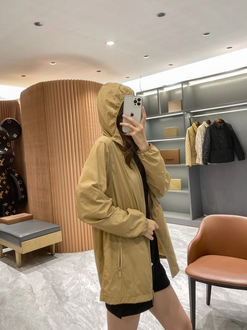 Burberry Outwear Unisex 104616
