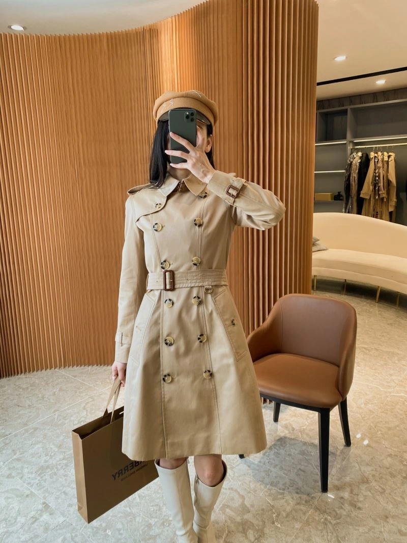 Bold Burberry Outwear 104568