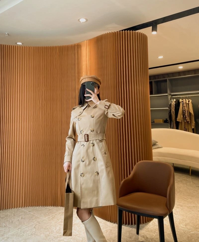 Bold Burberry Outwear 104568