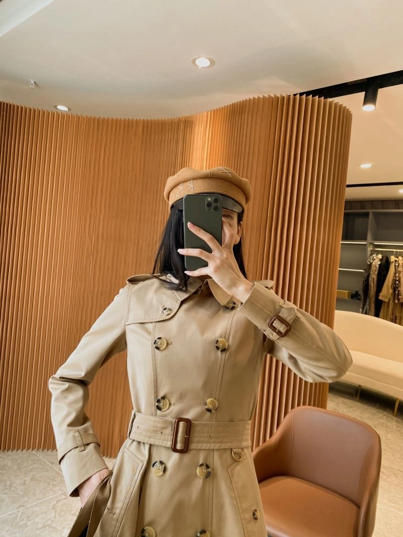 Bold Burberry Outwear 104568