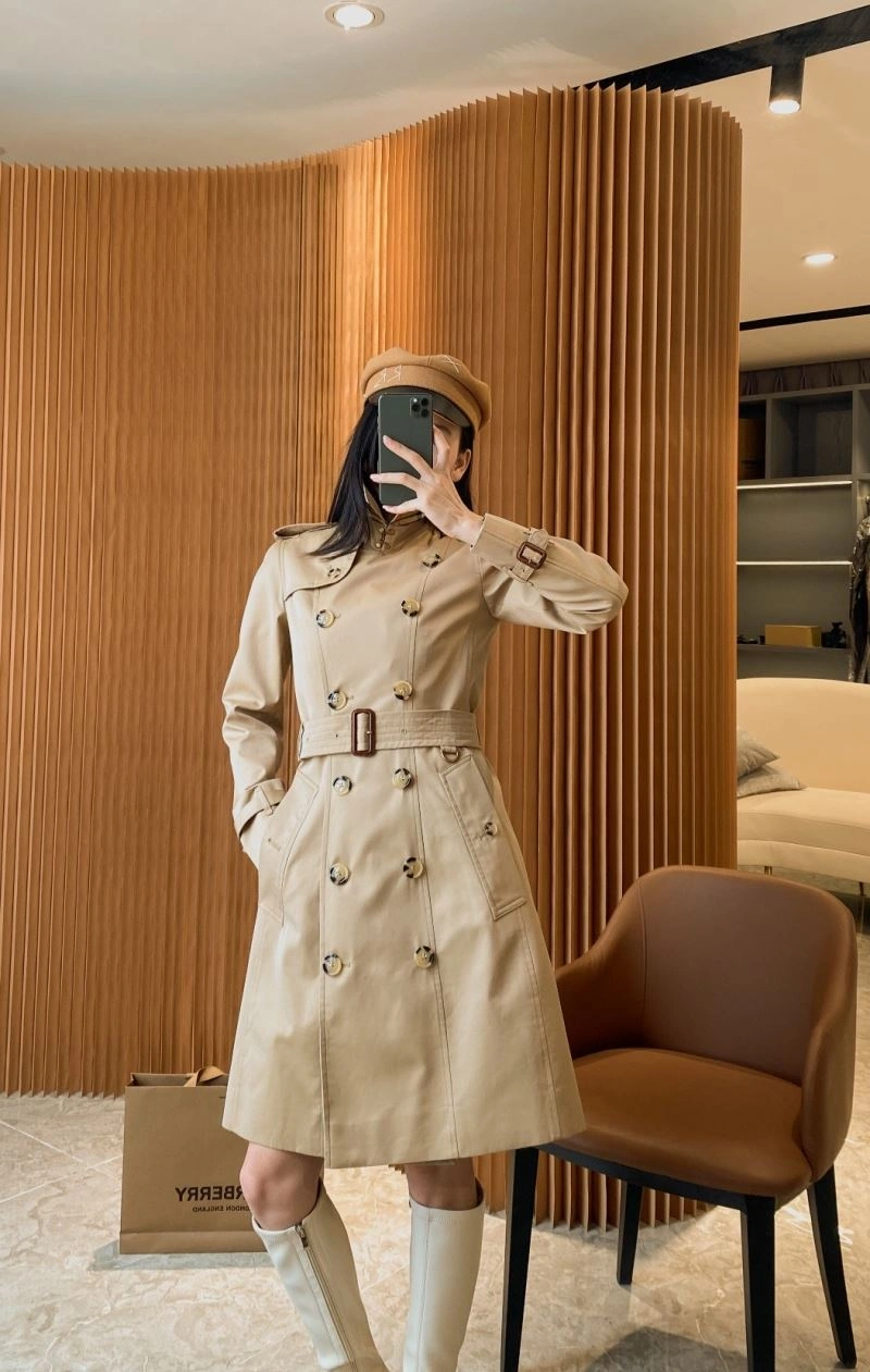 Bold Burberry Outwear 104568