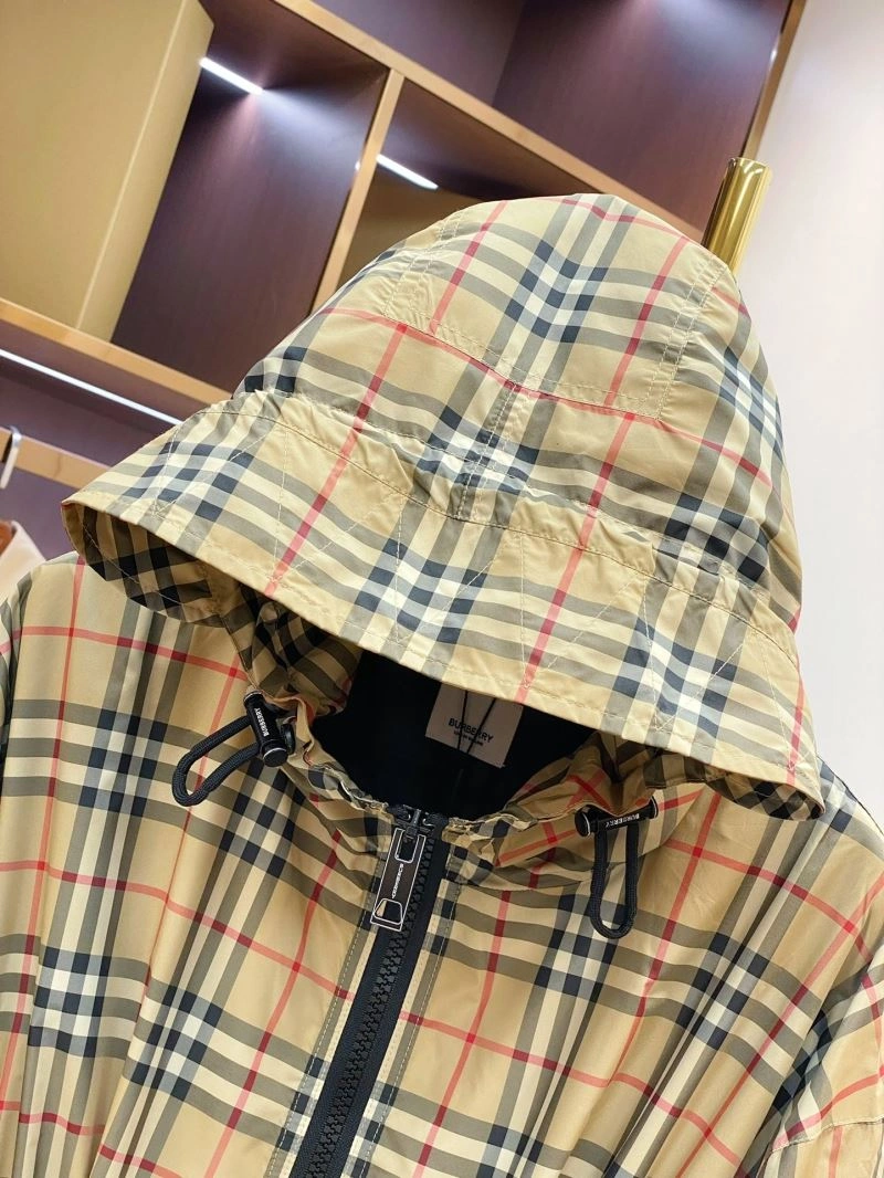 Vibrant Burberry Outwear 104573