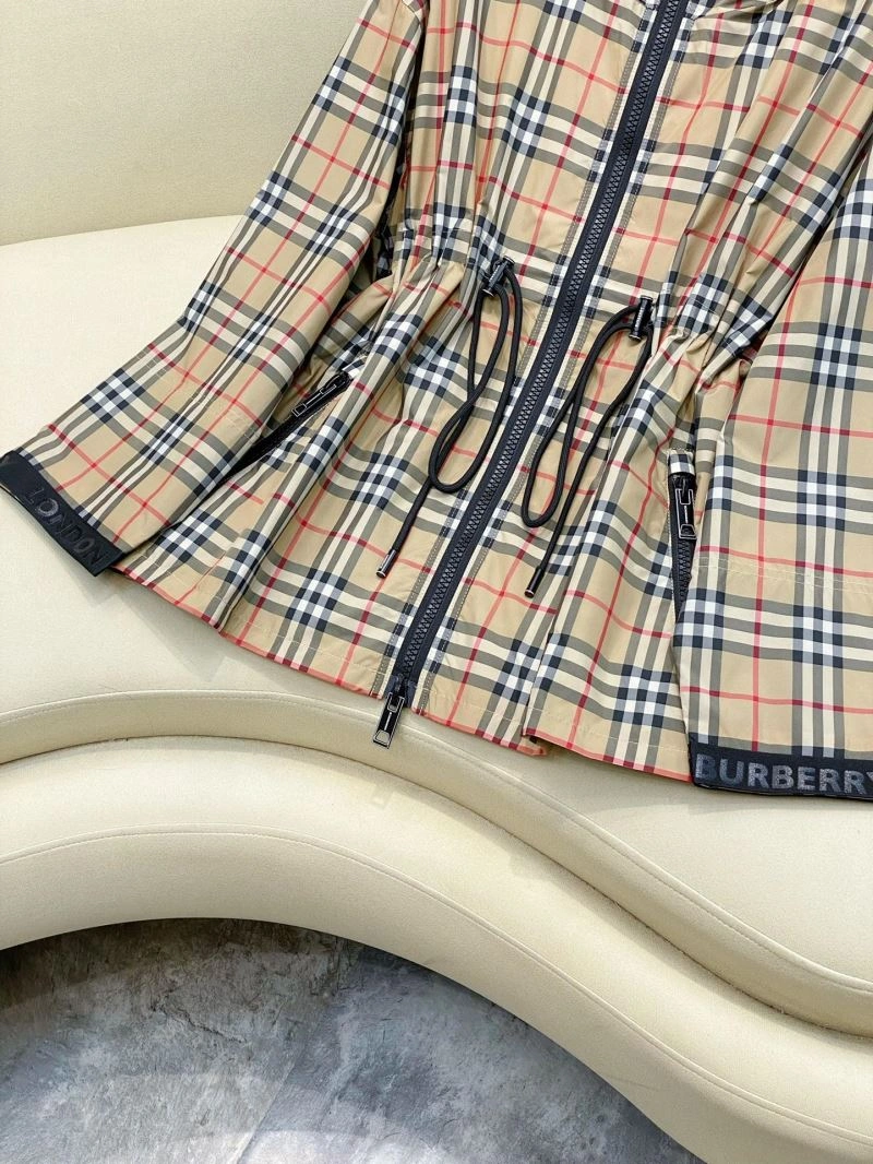 Burberry Outwear Comfortable 104558