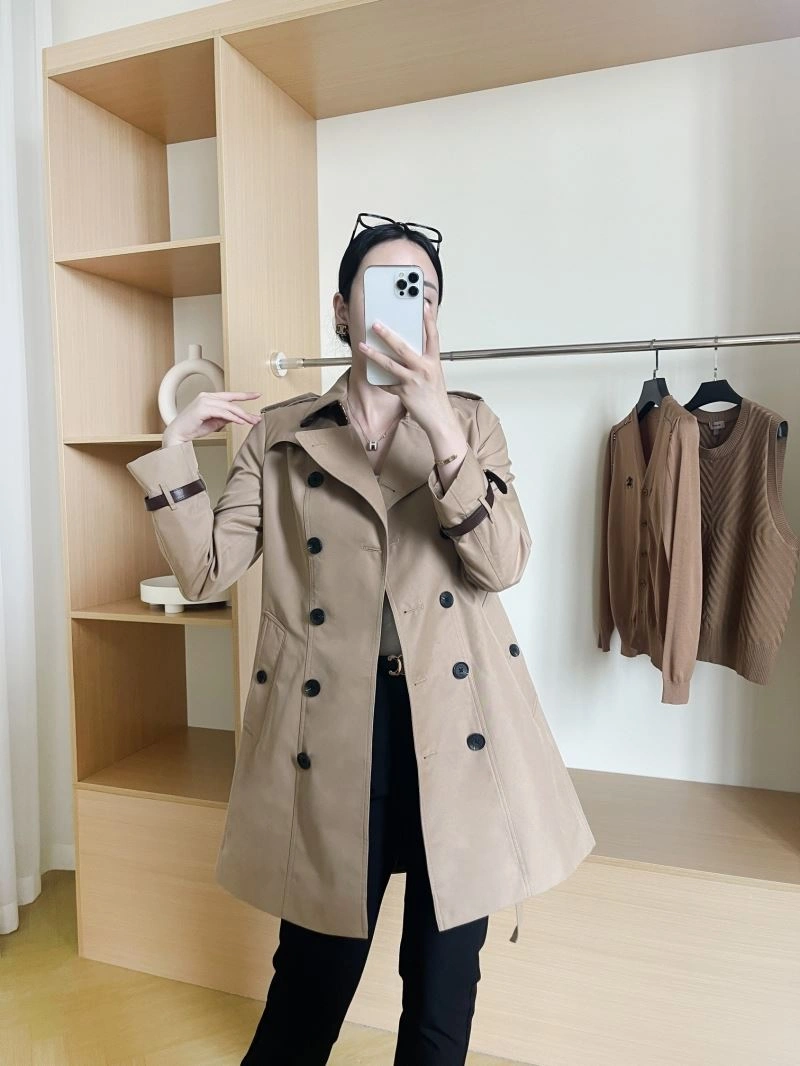 Breathable Burberry Outwear 104543