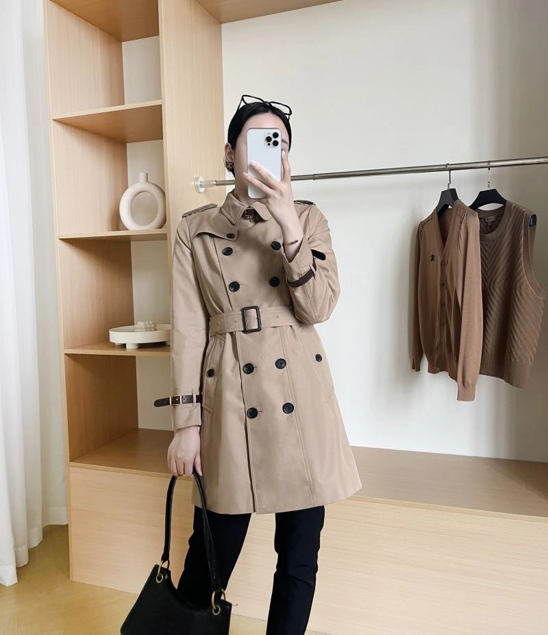 Breathable Burberry Outwear 104543