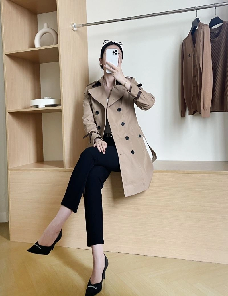 Breathable Burberry Outwear 104543