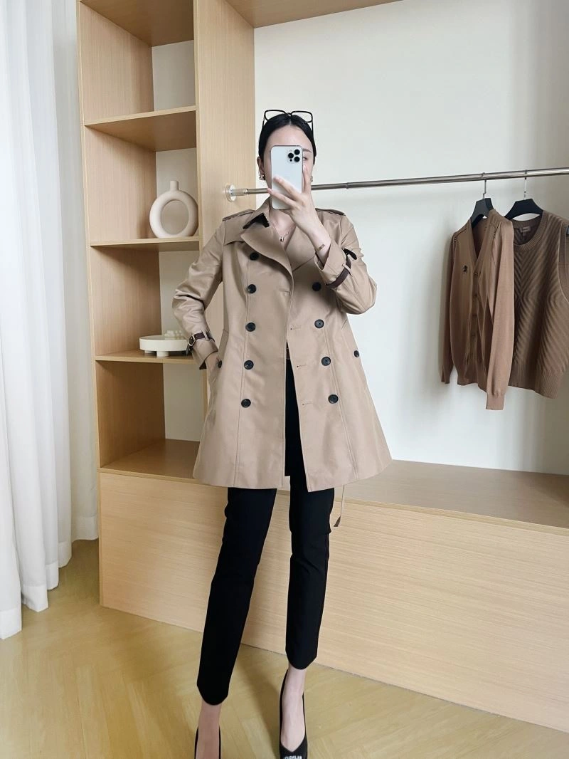 Breathable Burberry Outwear 104543