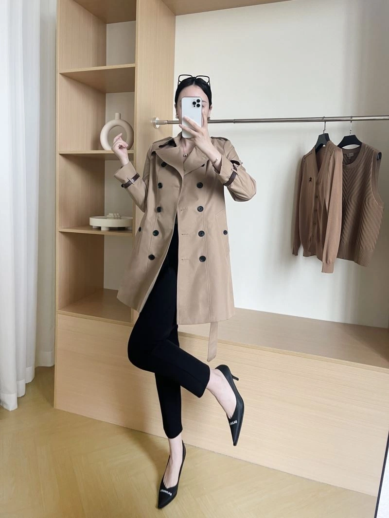 Breathable Burberry Outwear 104543