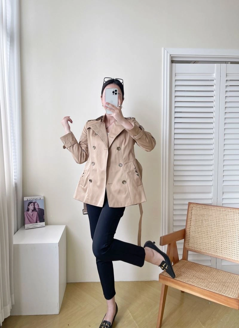 WaterResistant Burberry Outwear 104579