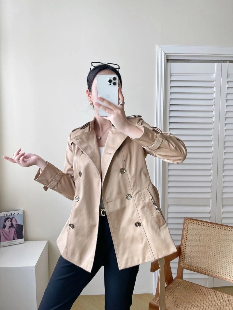 WaterResistant Burberry Outwear 104579
