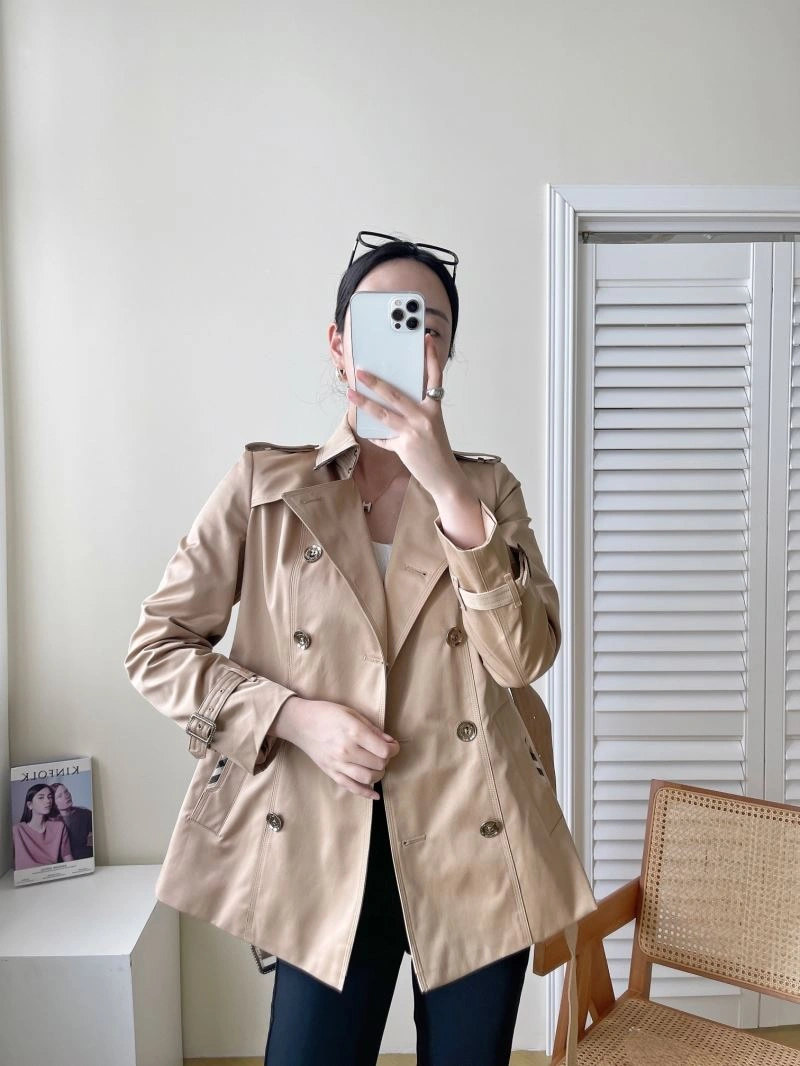 WaterResistant Burberry Outwear 104579