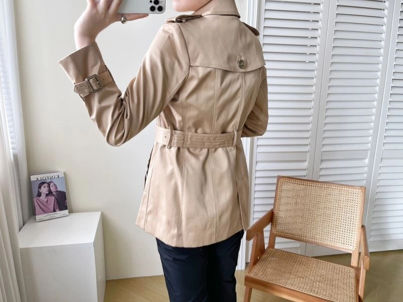 WaterResistant Burberry Outwear 104579