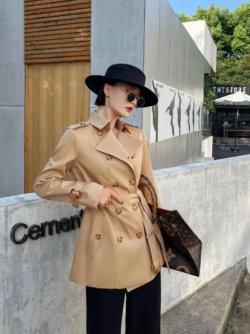 Premium Burberry Outwear 104536