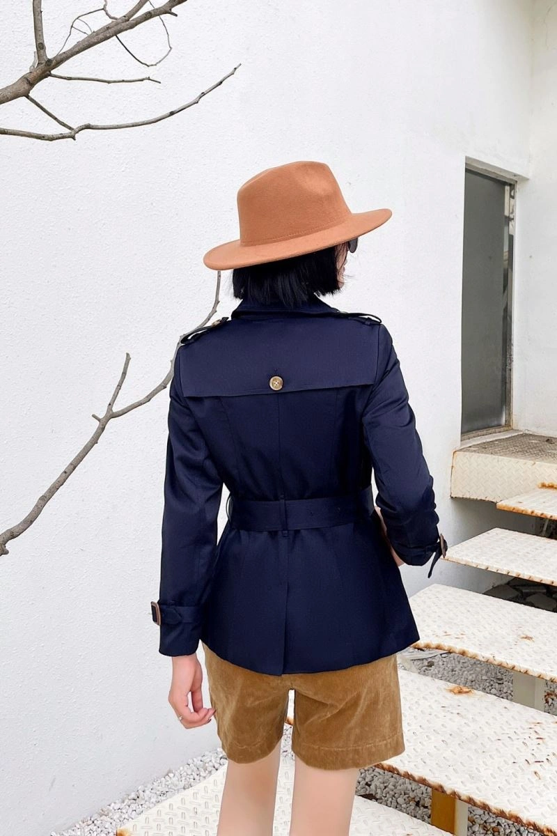 Premium Burberry Outwear 104536