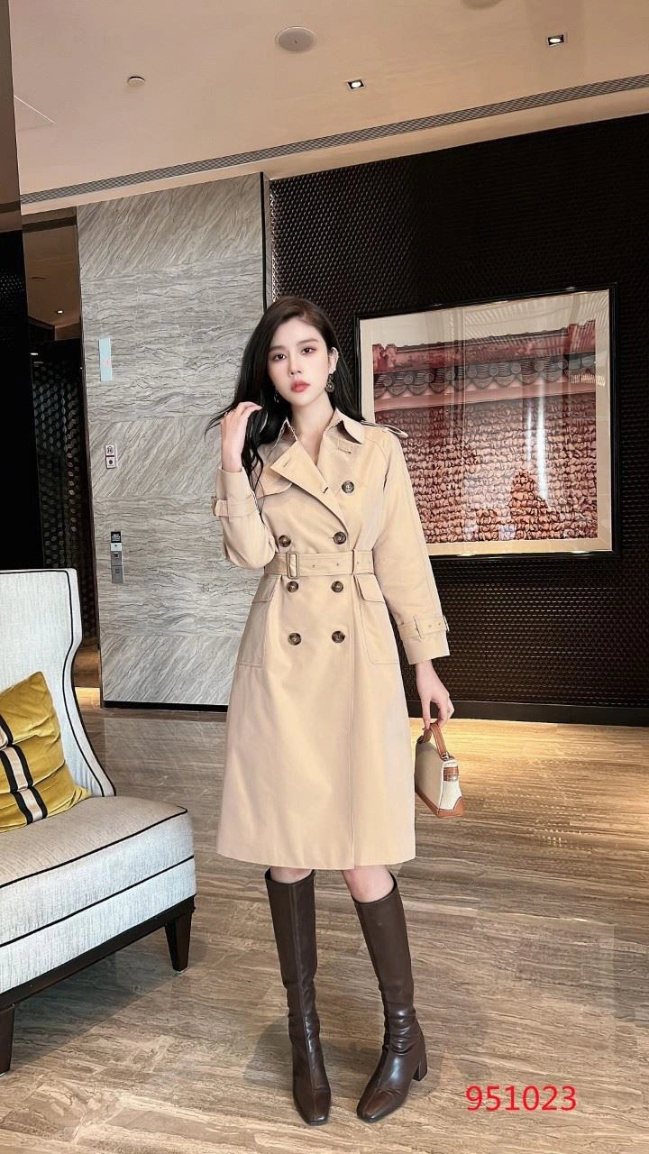 Burberry Outwear Comfortable 104534