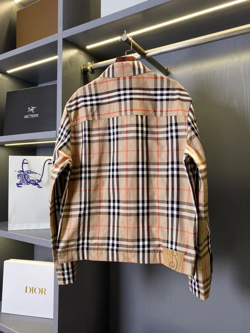 HighPerformance Burberry Outwear 104516