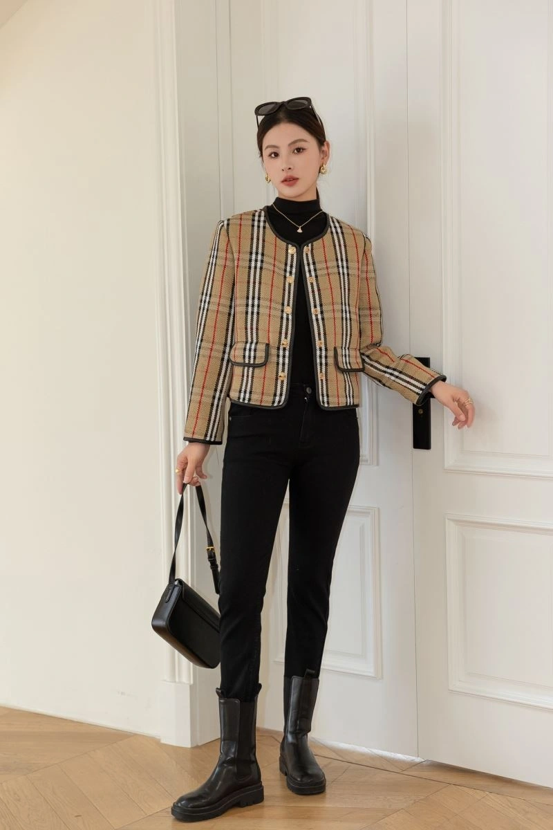 Burberry Outwear Vibrant 104525