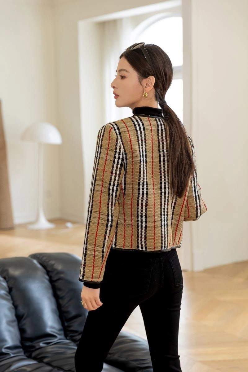 Burberry Outwear Vibrant 104525