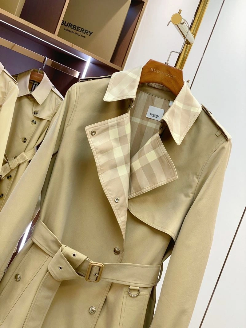 Functional Burberry Outwear 104529