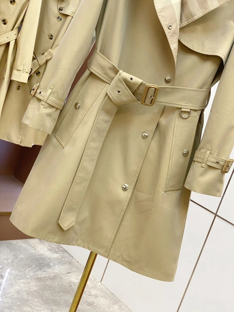 Functional Burberry Outwear 104529
