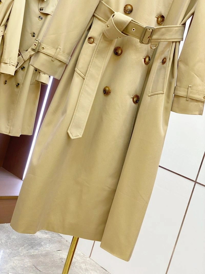 Tailored Burberry Outwear 104514