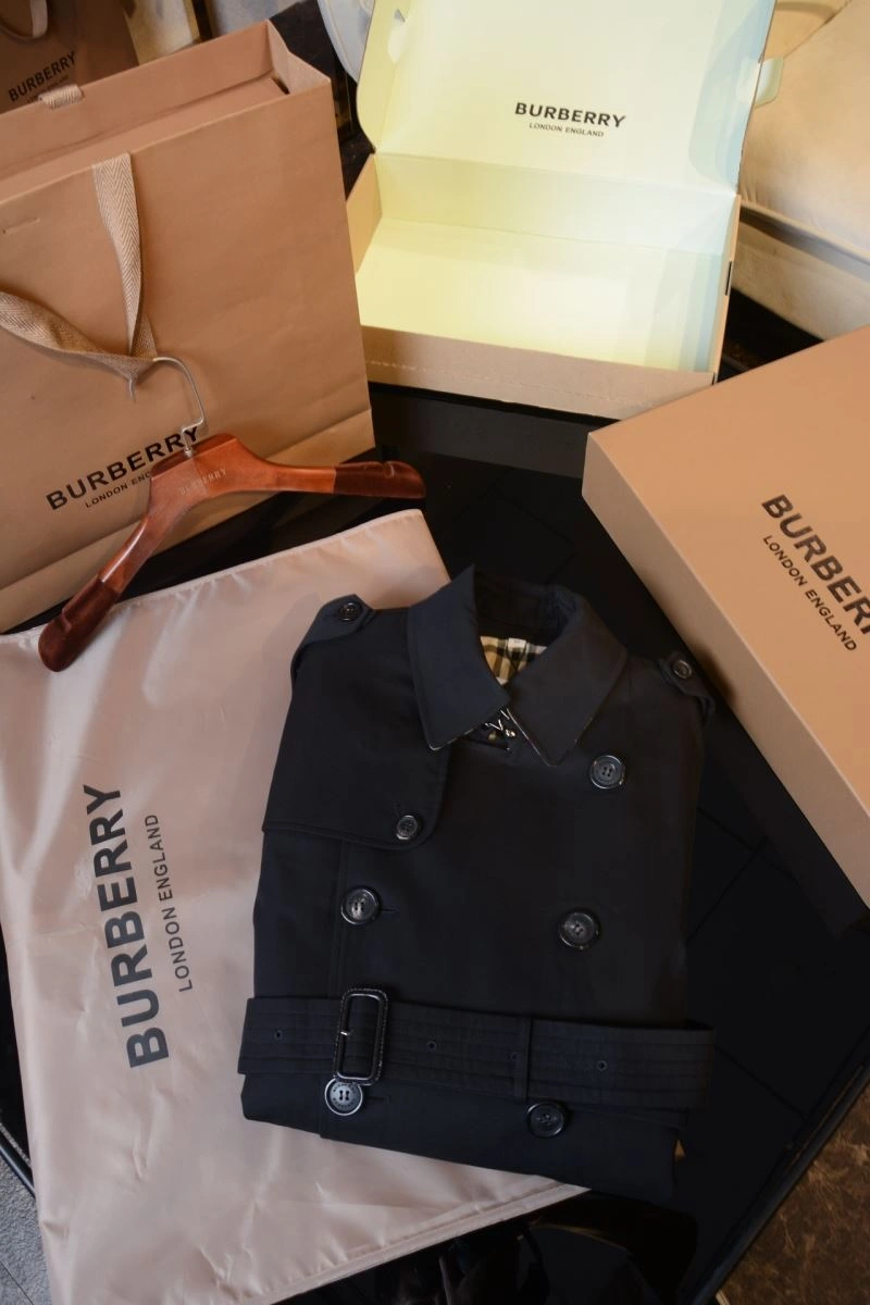 Burberry Outwear Minimalist 104511