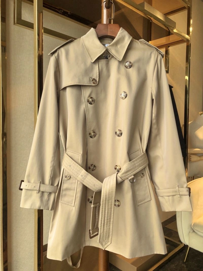 Supportive Burberry Outwear 104510
