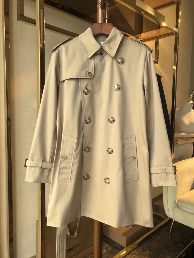 Supportive Burberry Outwear 104510