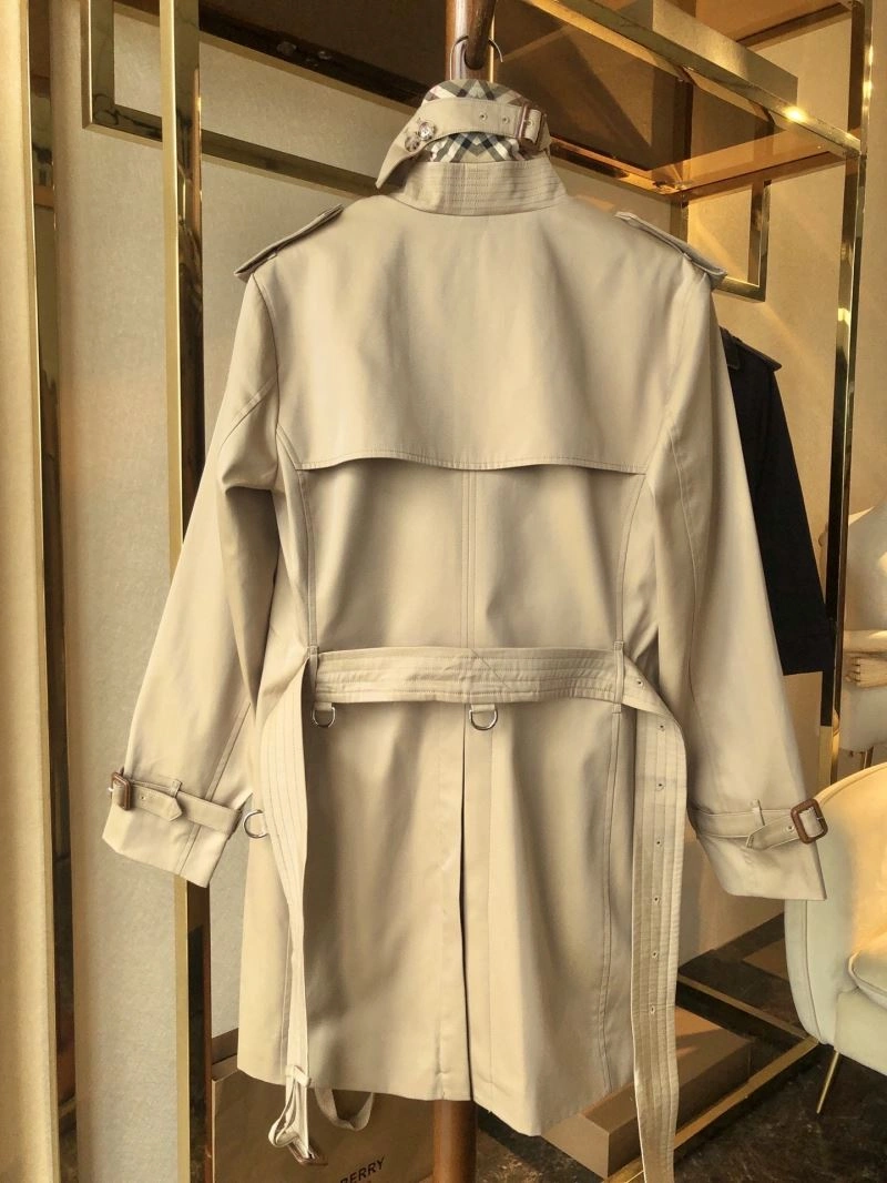 Supportive Burberry Outwear 104510