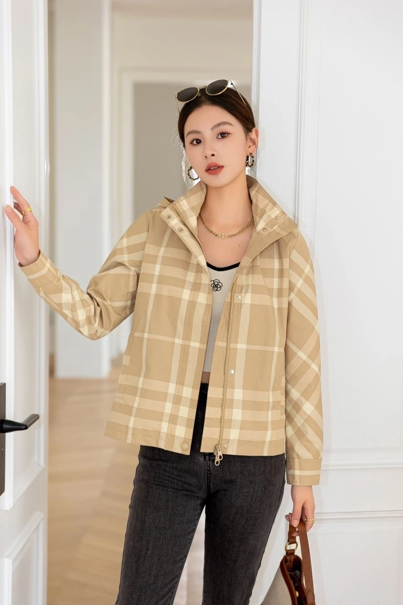 Burberry Outwear Timeless 104531