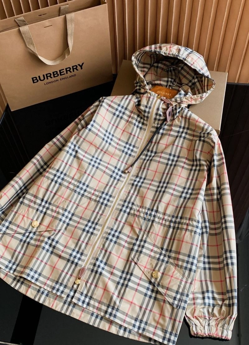 Burberry Outwear Lightweight 104500
