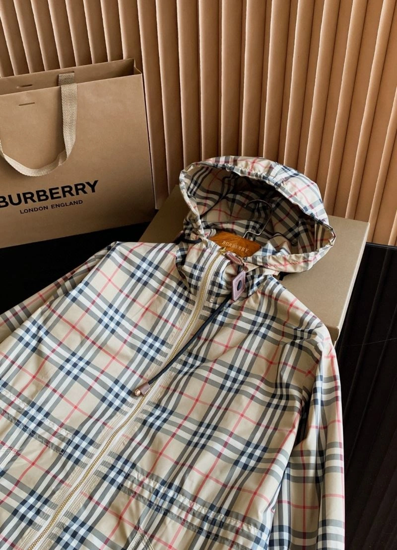 Burberry Outwear Lightweight 104500