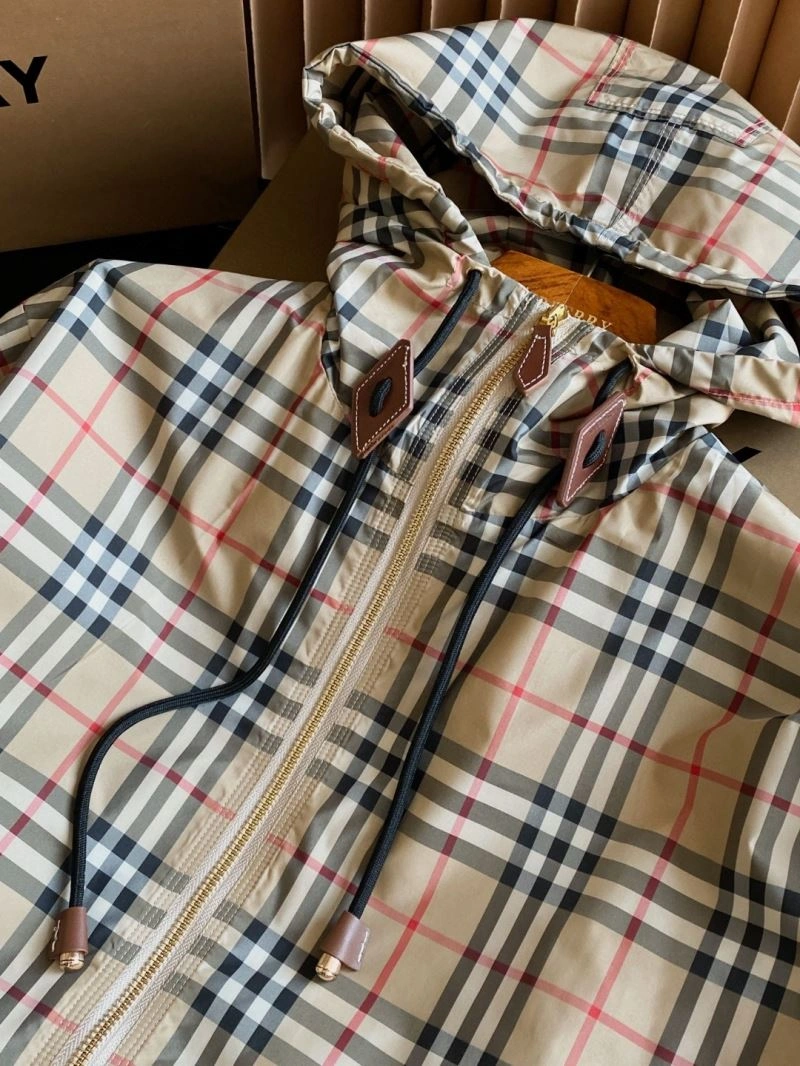 Burberry Outwear Lightweight 104500