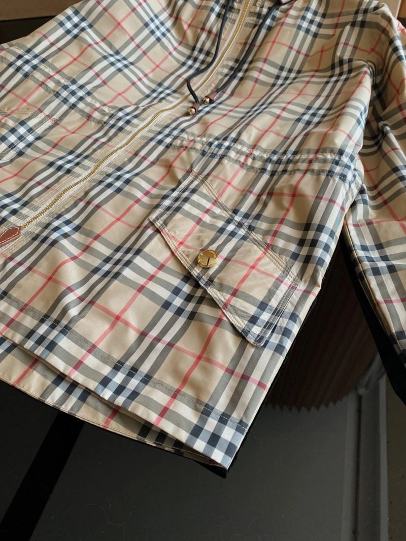 Burberry Outwear Lightweight 104500