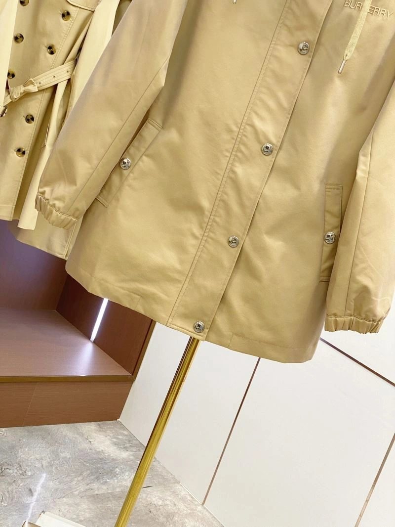 Burberry Outwear Practical 104509