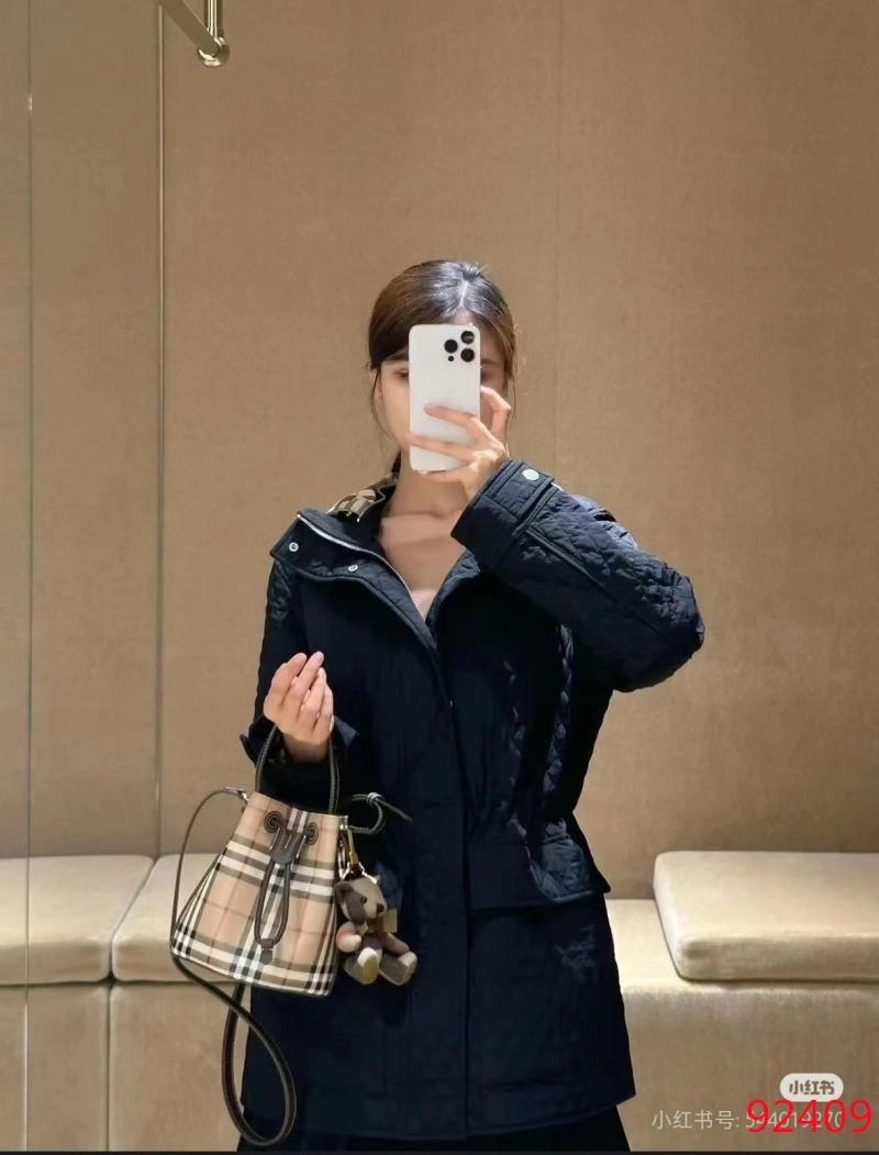 Vibrant Burberry Outwear 104501